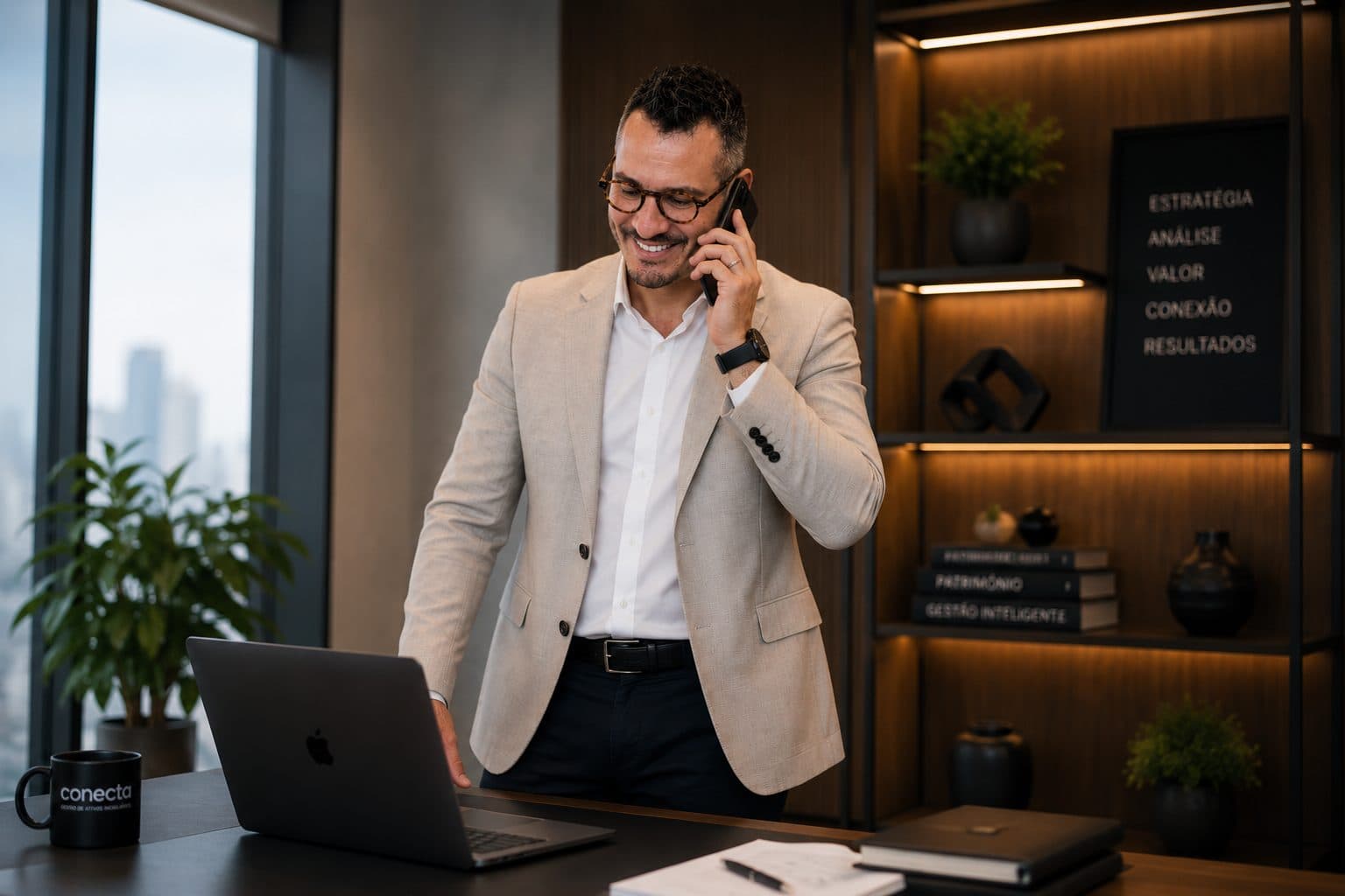 Gestor da Conecta em atendimento a proprietário